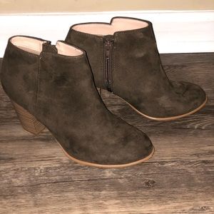 Old Navy sage Booties